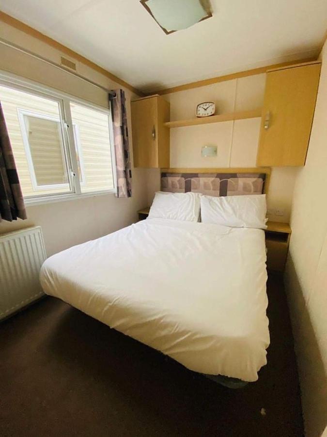Cosy & Beautiful Charrot Caravan * Steeple (Essex)